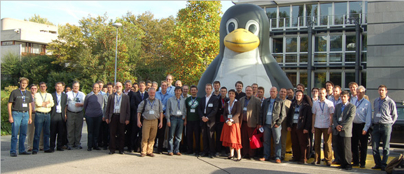 Seminar participants enjoying the sun with Tux